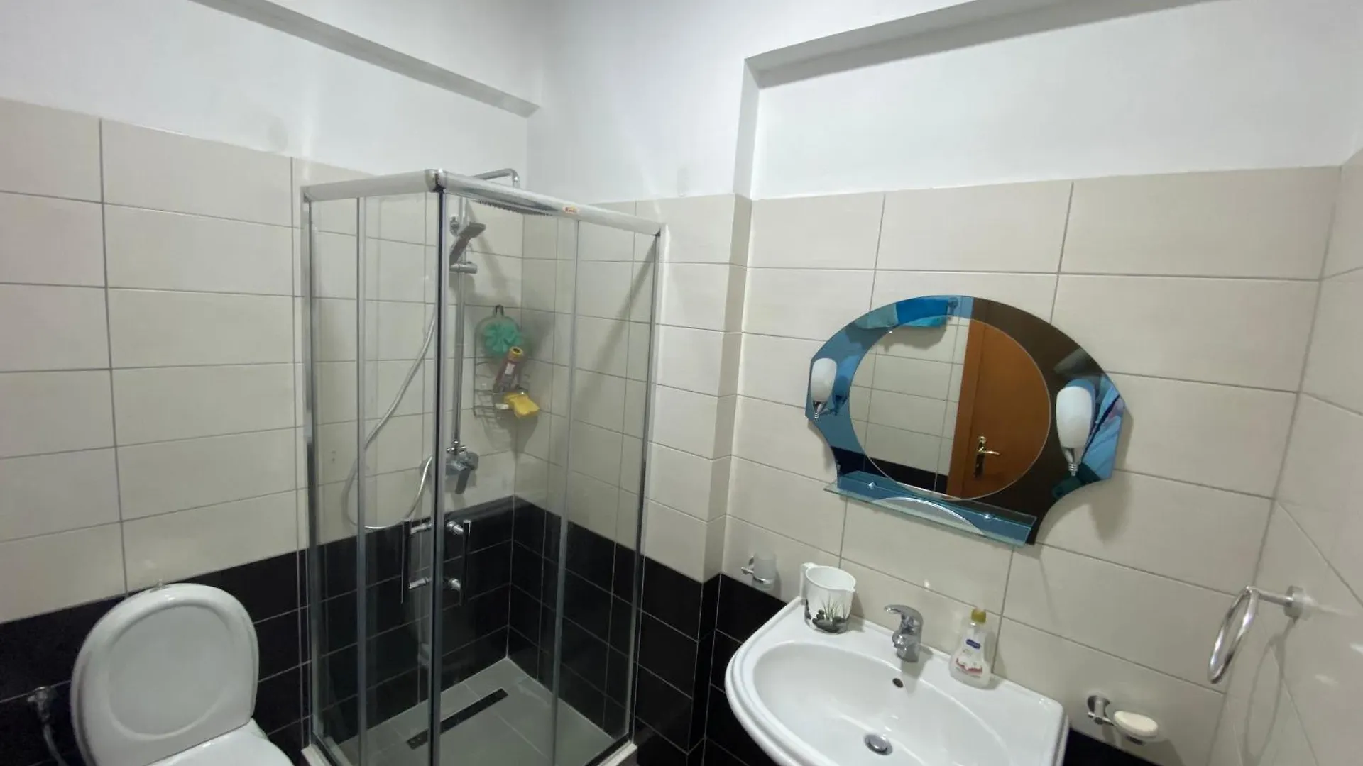 Sea-View Apartment ساراندا